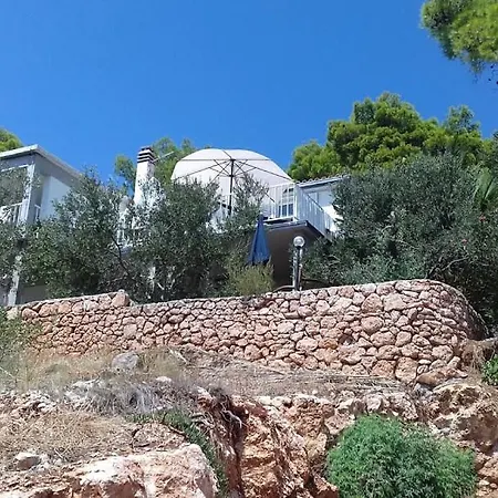 Tigrich * Sveta Nedelja (Hvar)
