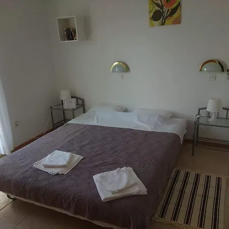 Tigrich * Sveta Nedelja (Hvar)